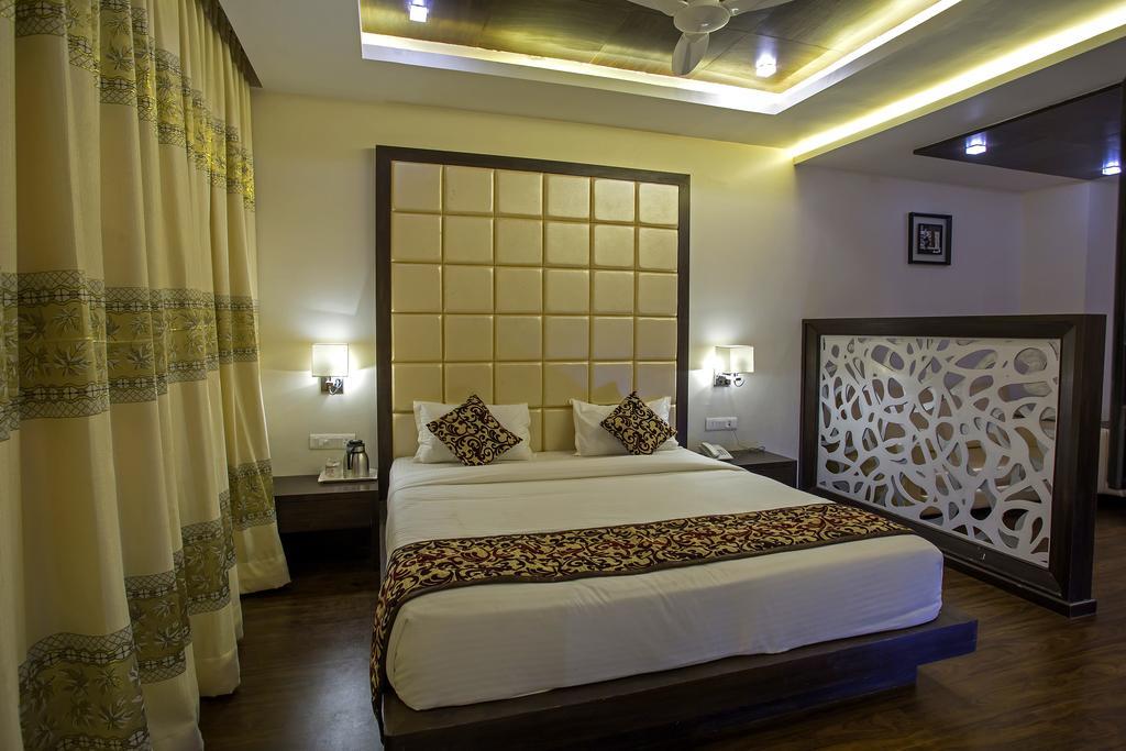 Hotel Ravi Residencia Morbi Habitación foto