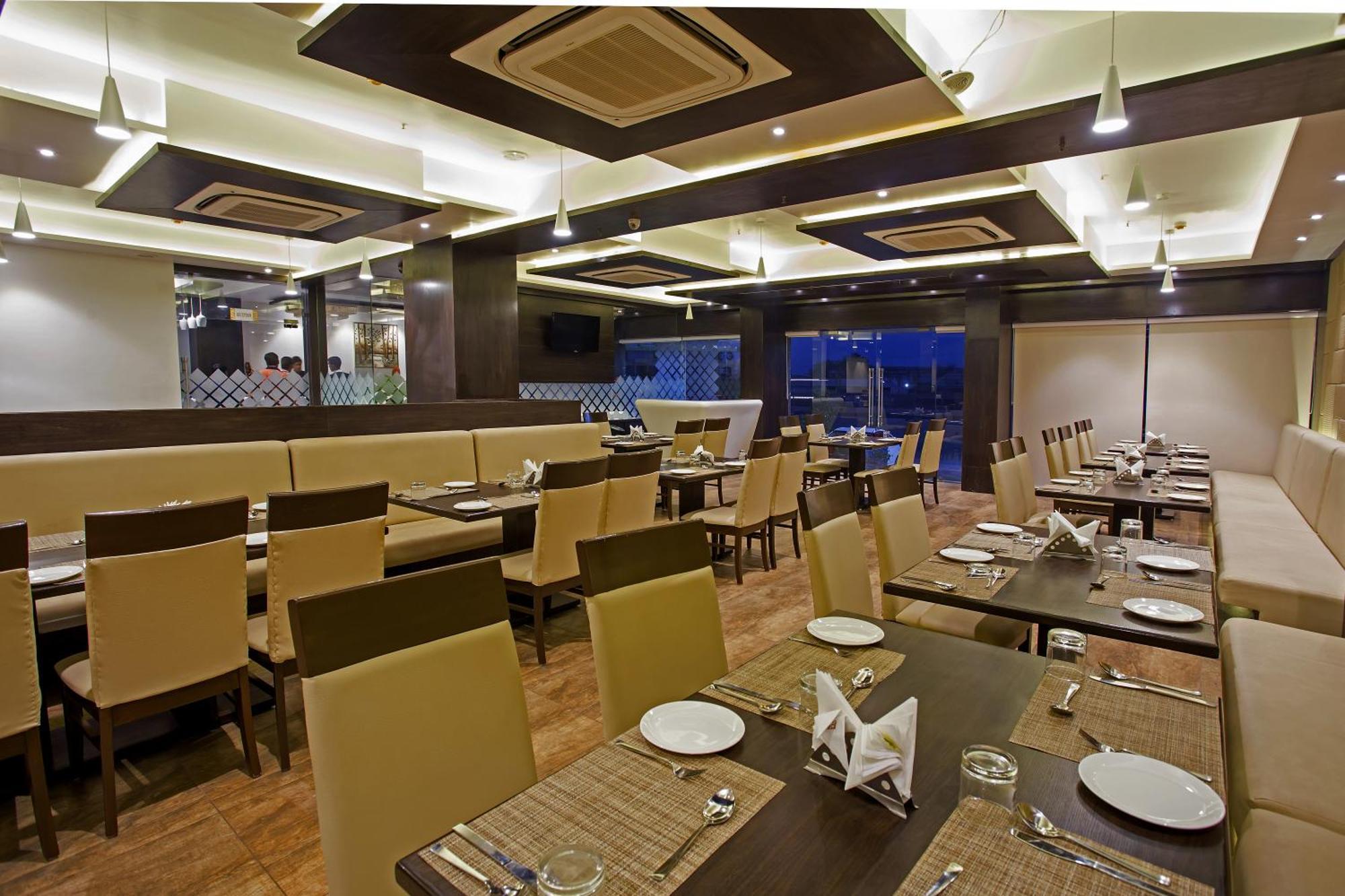 Hotel Ravi Residencia Morbi Exterior foto