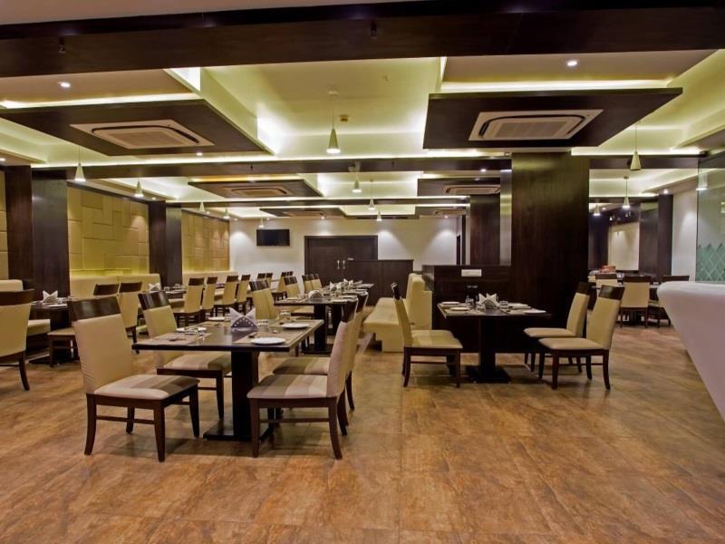 Hotel Ravi Residencia Morbi Exterior foto